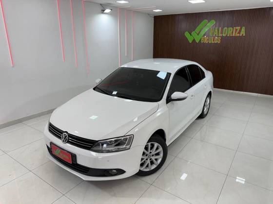 VOLKSWAGEN JETTA 2.0 COMFORTLINE FLEX 4P TIPTRONIC